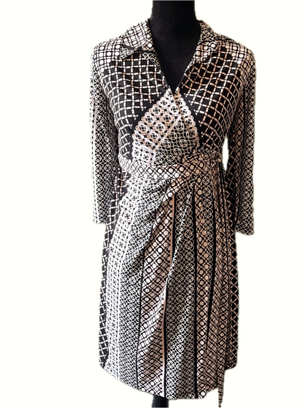 MOTHERHOOD MATERNITY Black/White/Pink Geometric Wrap Style Dress Size Small